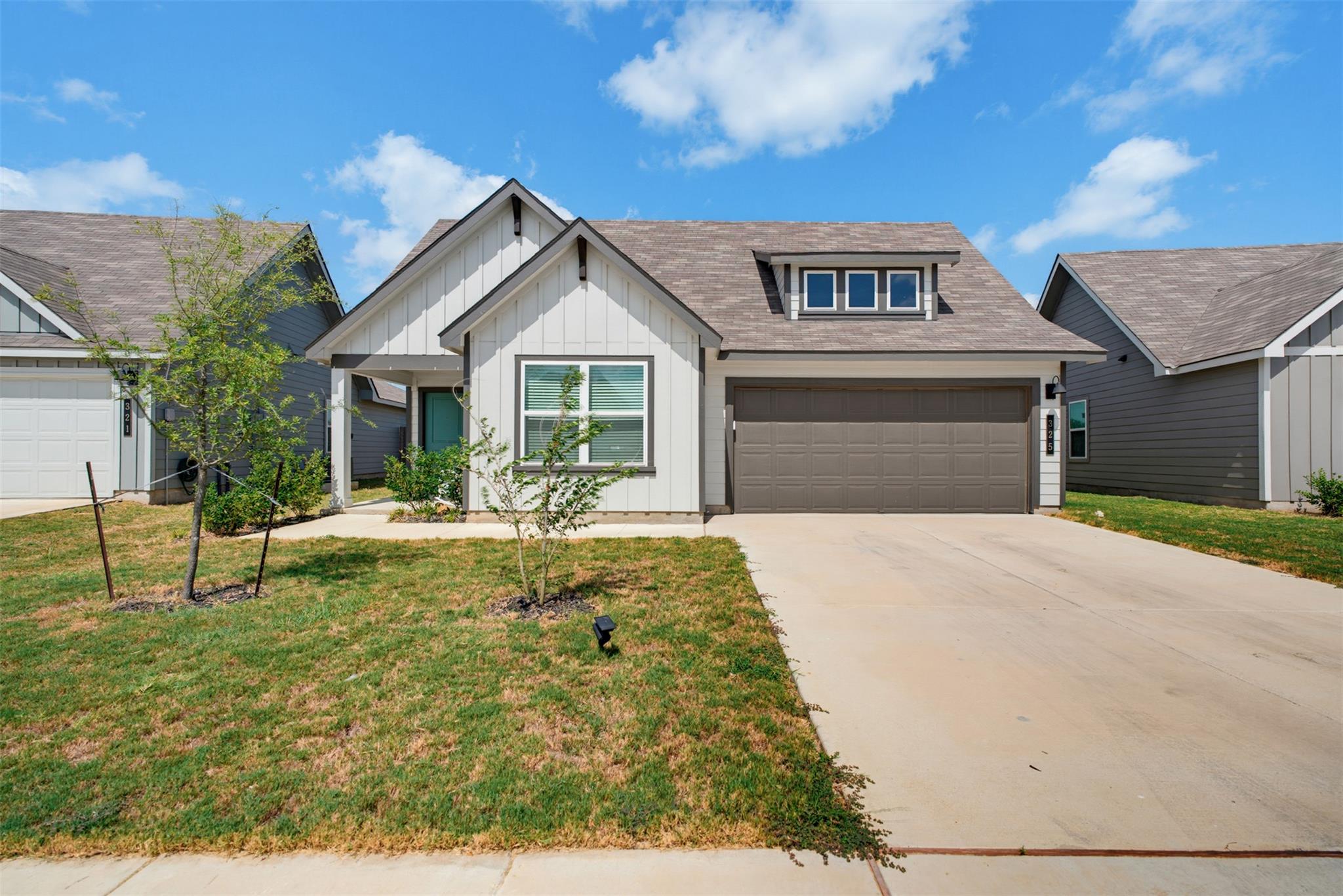 325 Doss, Rockdale, TX 76567 — photo 1
