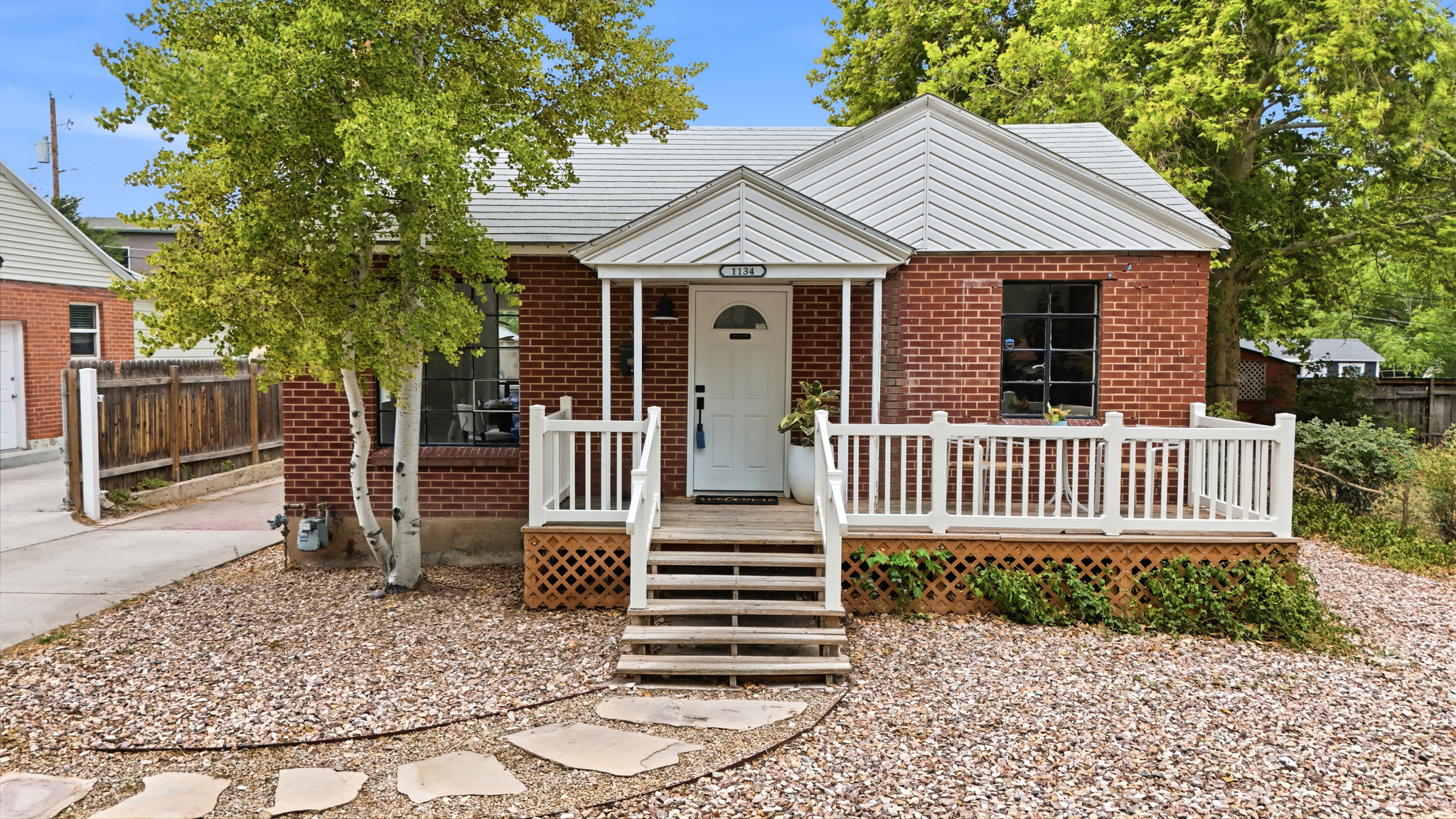 1134 E LORRAINE DR, Salt Lake City, UT 84106 — photo 1