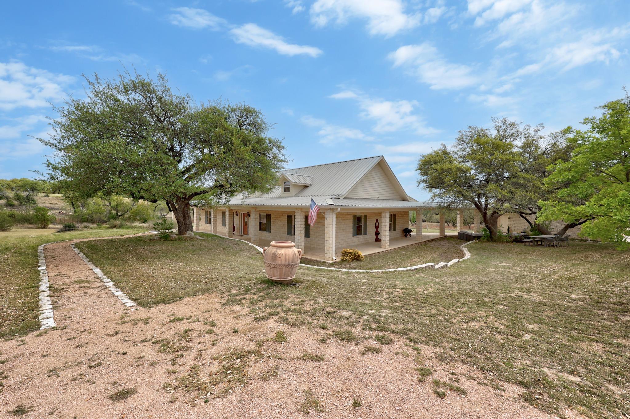 301 Hall, Spicewood, TX 78669 — photo 1