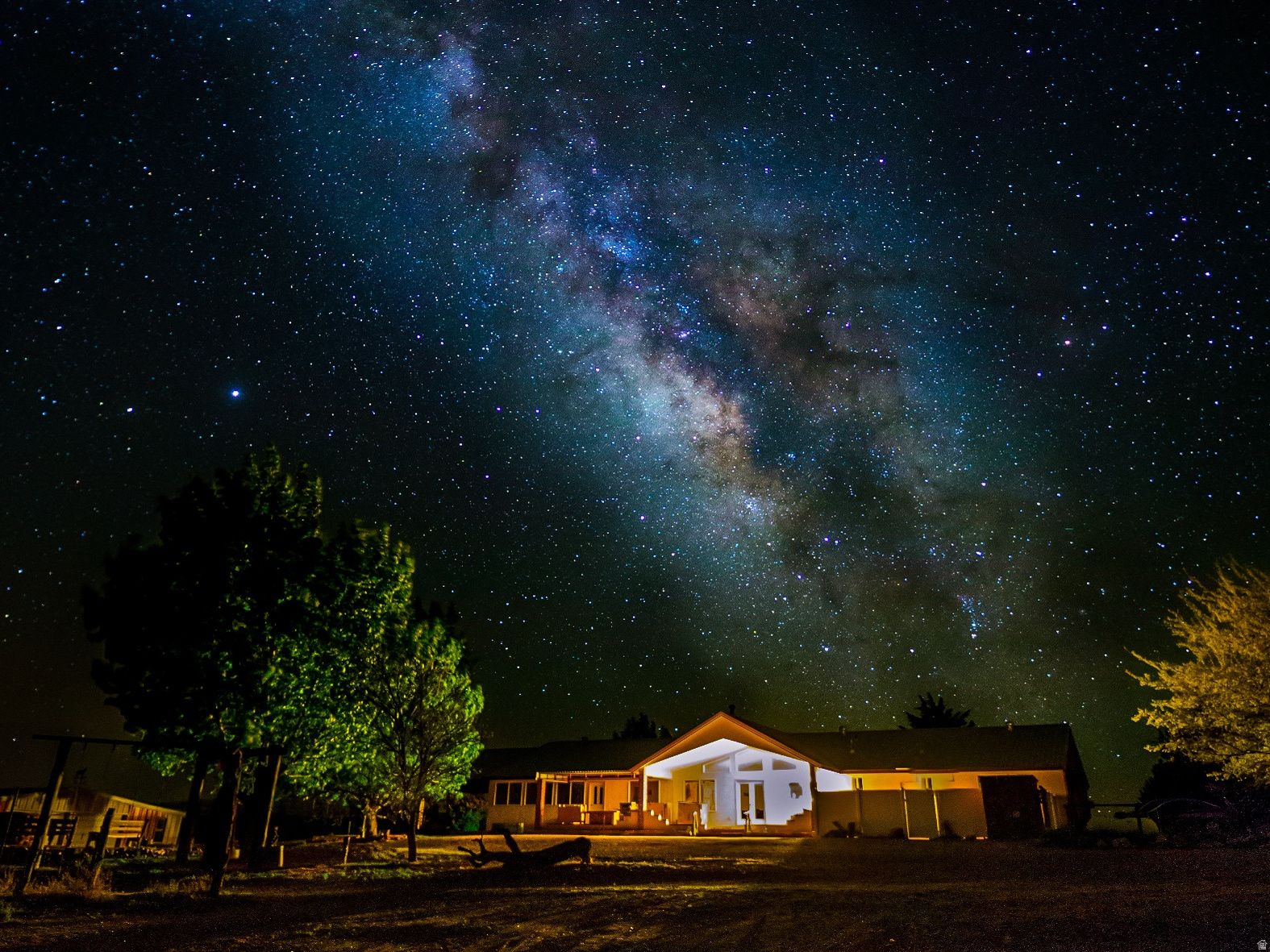2416 N WAUNITA AVE, Kanab, UT 84741 — photo 1