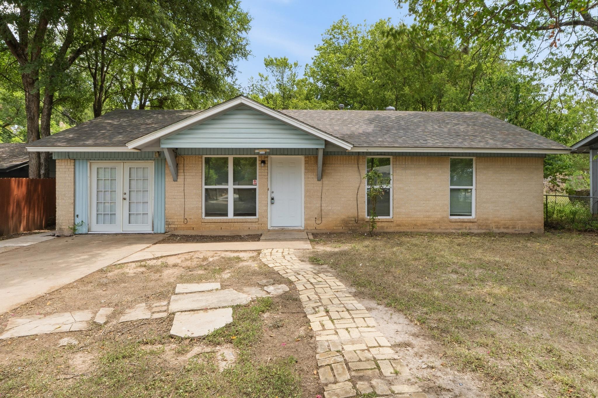 1107 Gardner, Austin, TX 78721 — photo 1