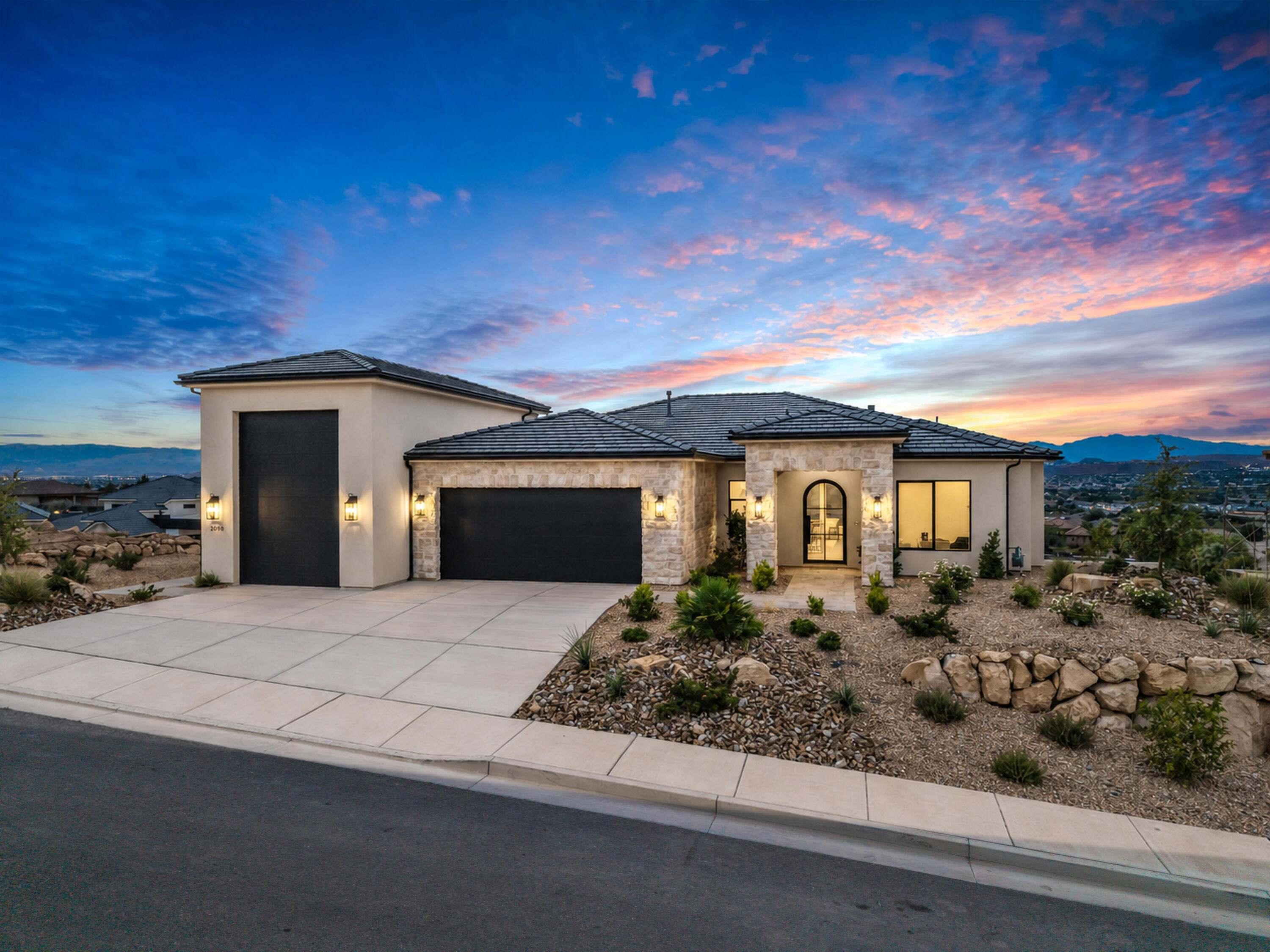 2098 S Pinto ST, Washington, UT 84780 — photo 1