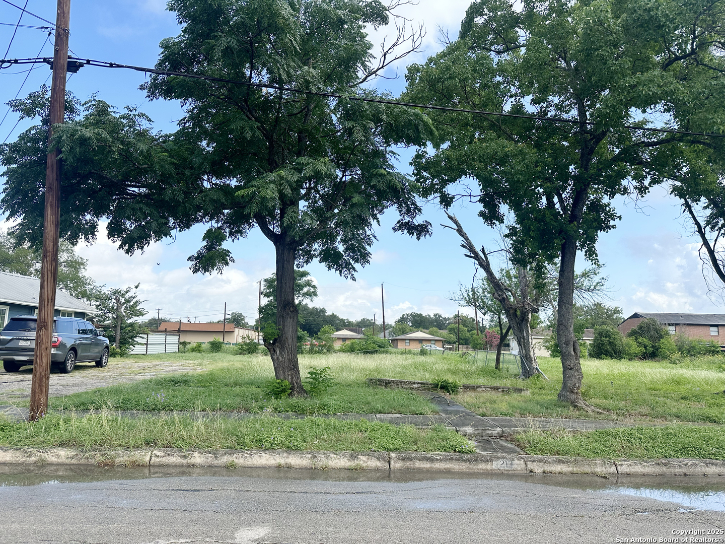 213 E Lindbergh Blvd