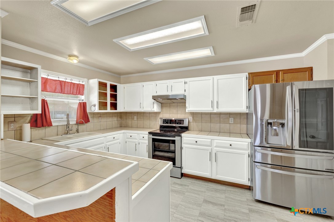 961 Woodrow, New Braunfels, TX 78130 — photo 1