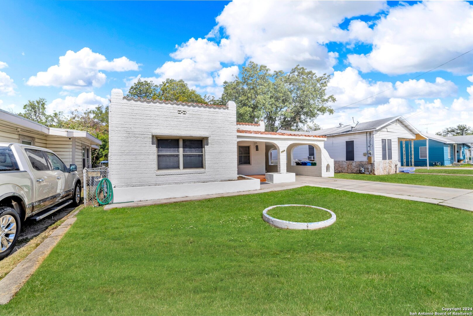 627 Cottonwood, San Antonio, TX 78225 — photo 1