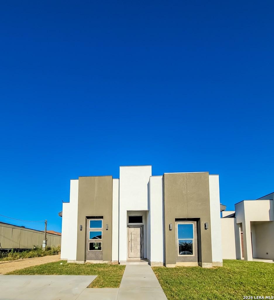 1022 Colon Lane, Eagle Pass, TX 78852 — photo 1