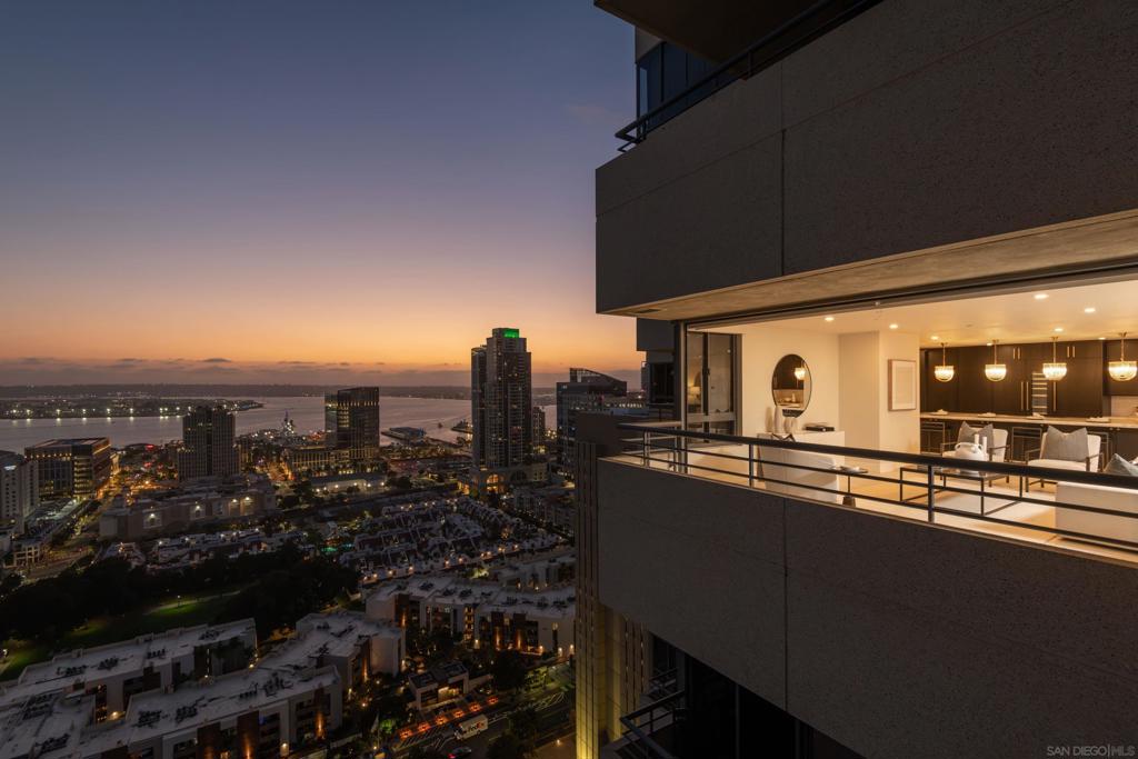 700 Front 2303, San Diego, CA 92101 — photo 1