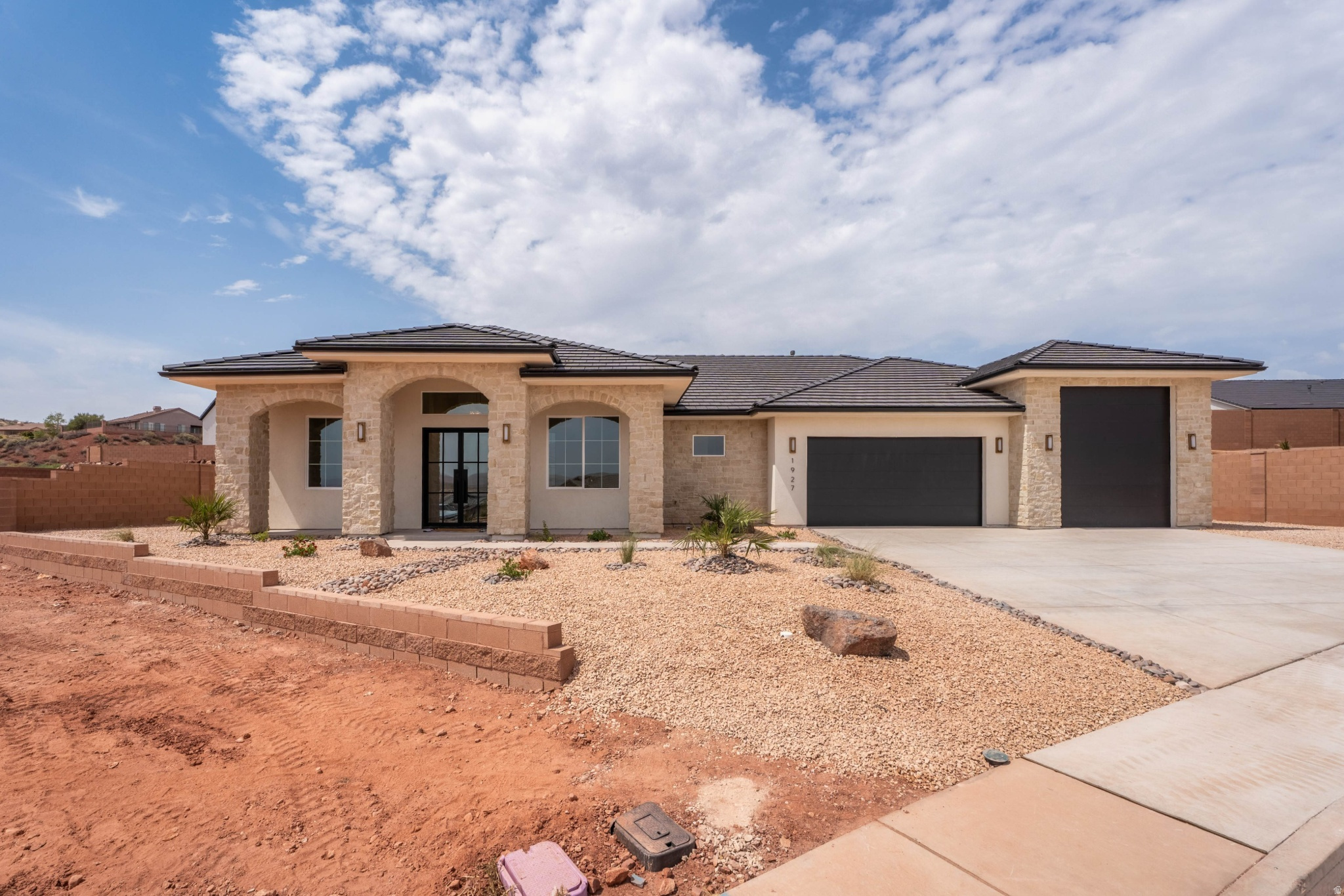1927 N RIMVIEW DR, Washington, UT 84780 — photo 1
