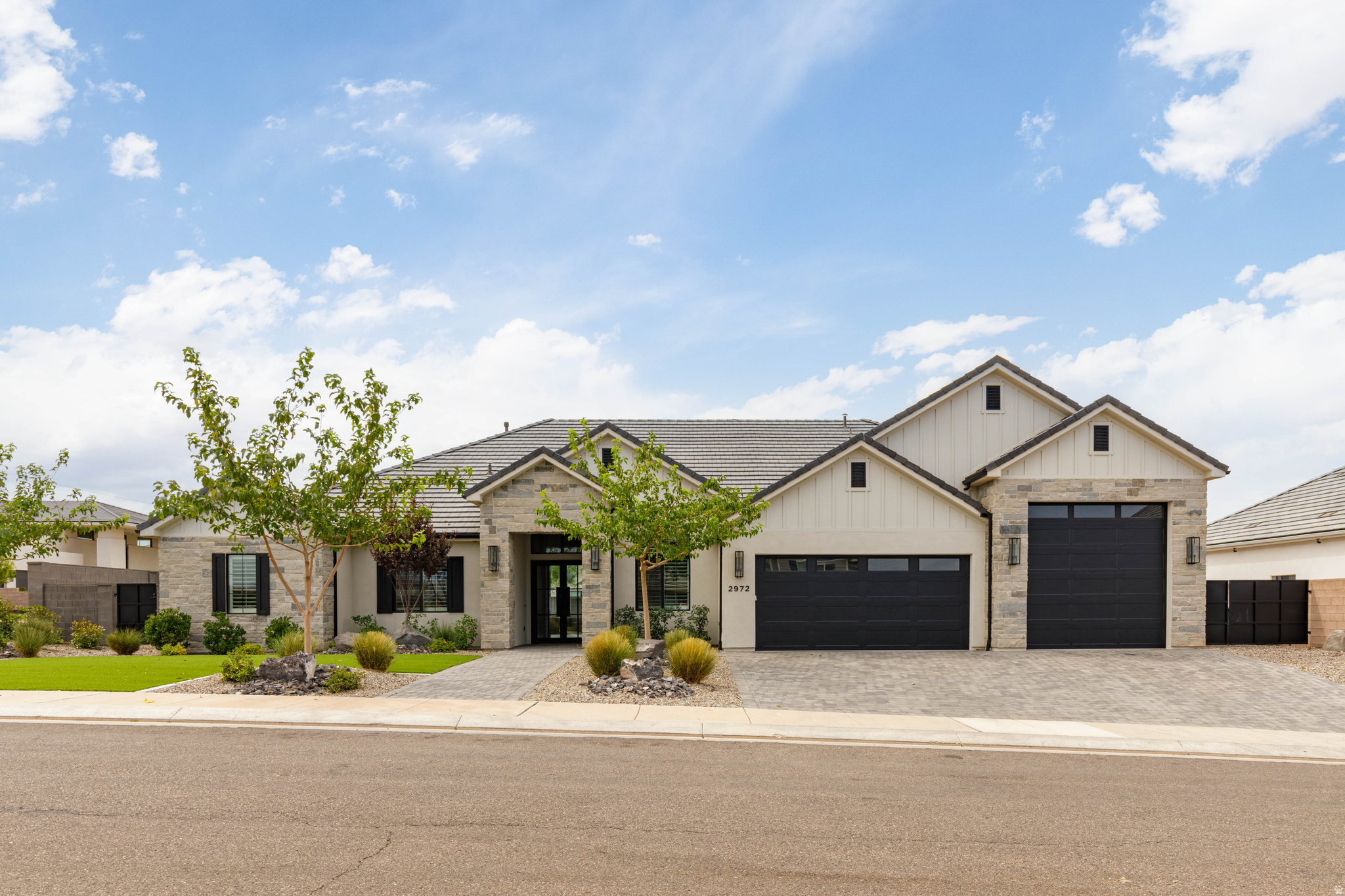 2972 E WILLOW TREE LN, St. George, UT 84790 — photo 1