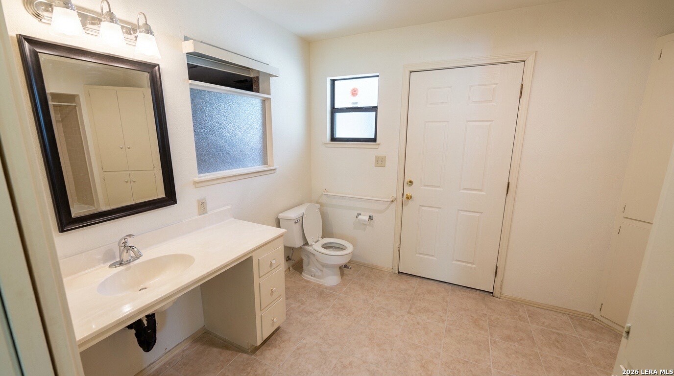 5039 Galahad Dr, ,  78218 — photo 1