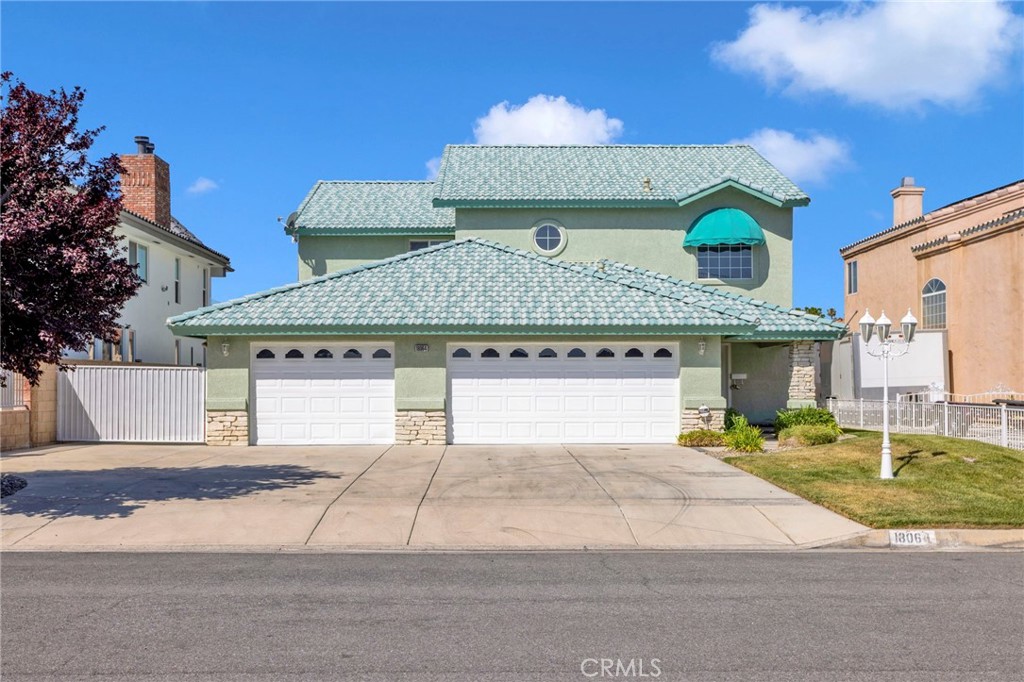 18064 Mariner, Victorville, CA 92395 — photo 1