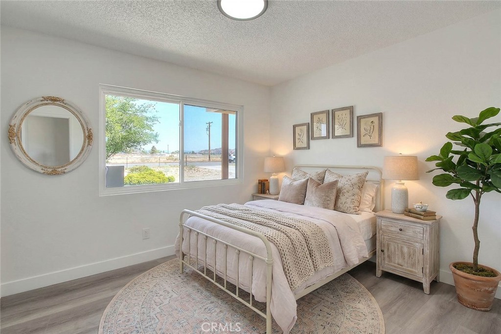 20916 Thunderbird, Apple Valley, CA 92307 — photo 1