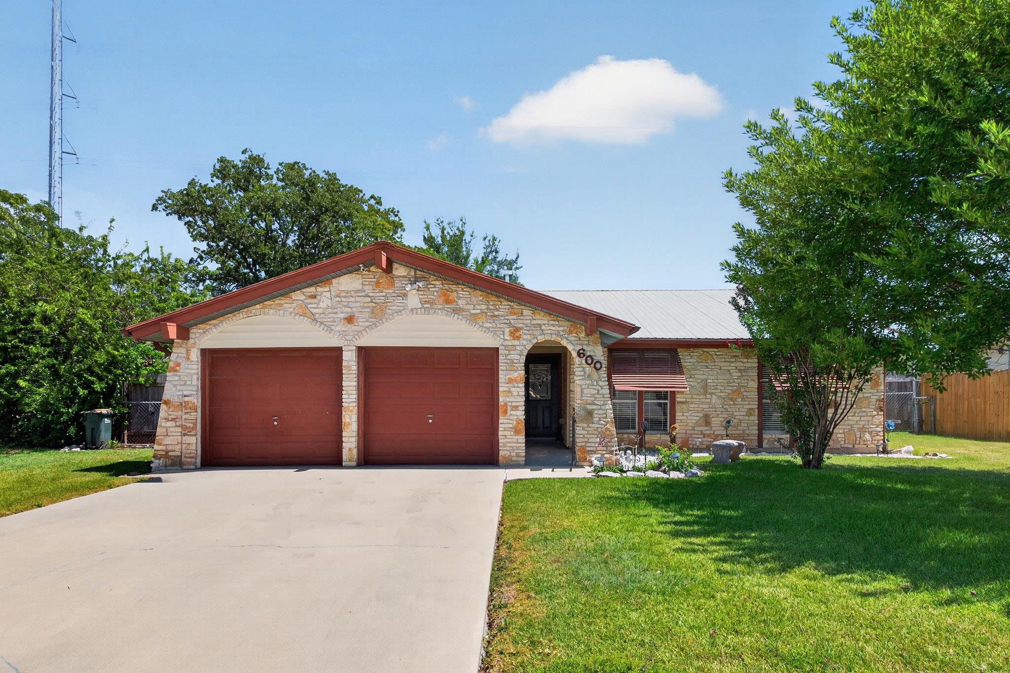 600 Central, Georgetown, TX 78628 — photo 1
