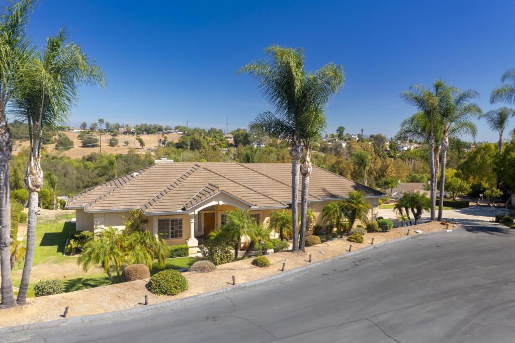 1221 Palomares Ct., Fallbrook, CA 92028 — photo 1