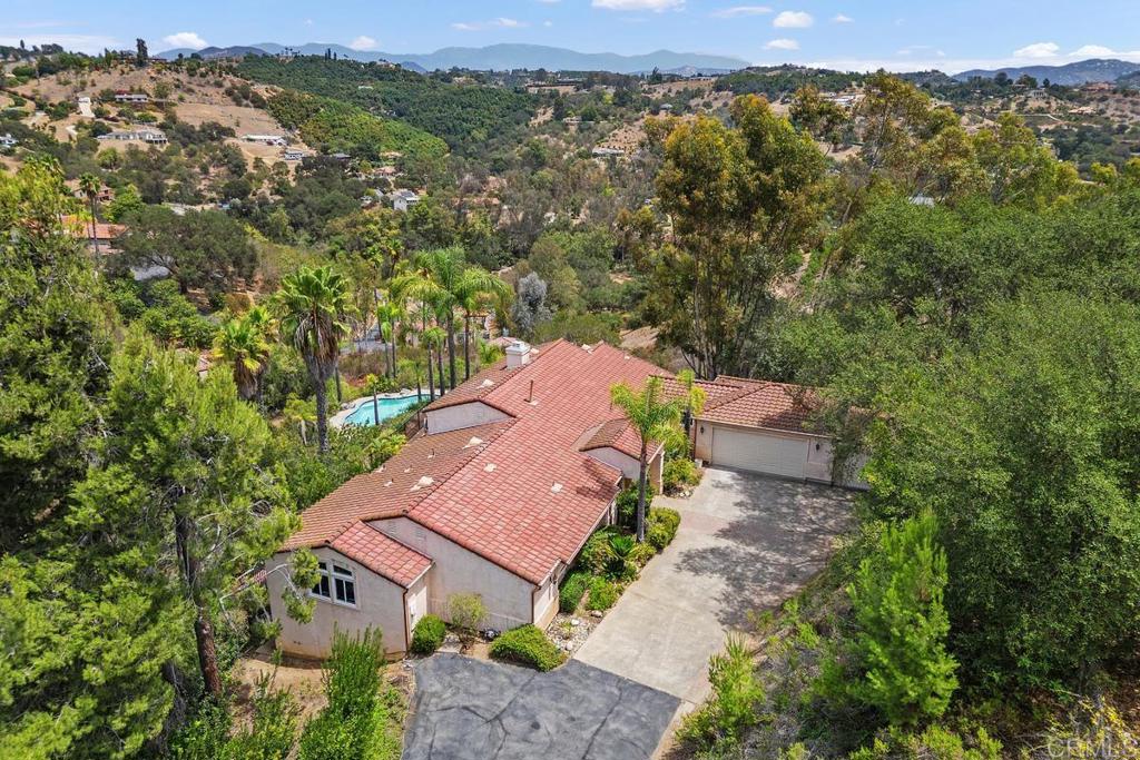 2718 Via Del Robles, Fallbrook, CA 92028 — photo 1