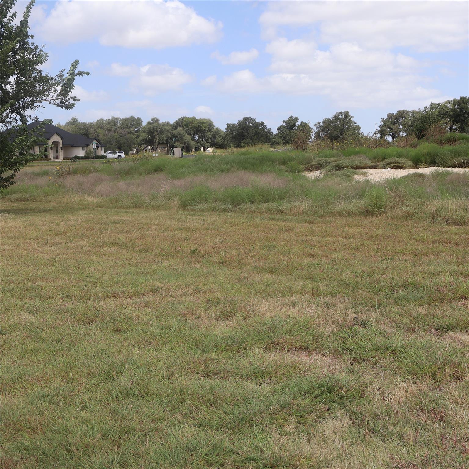 105 Huerta, Florence, TX 76527 — photo 1