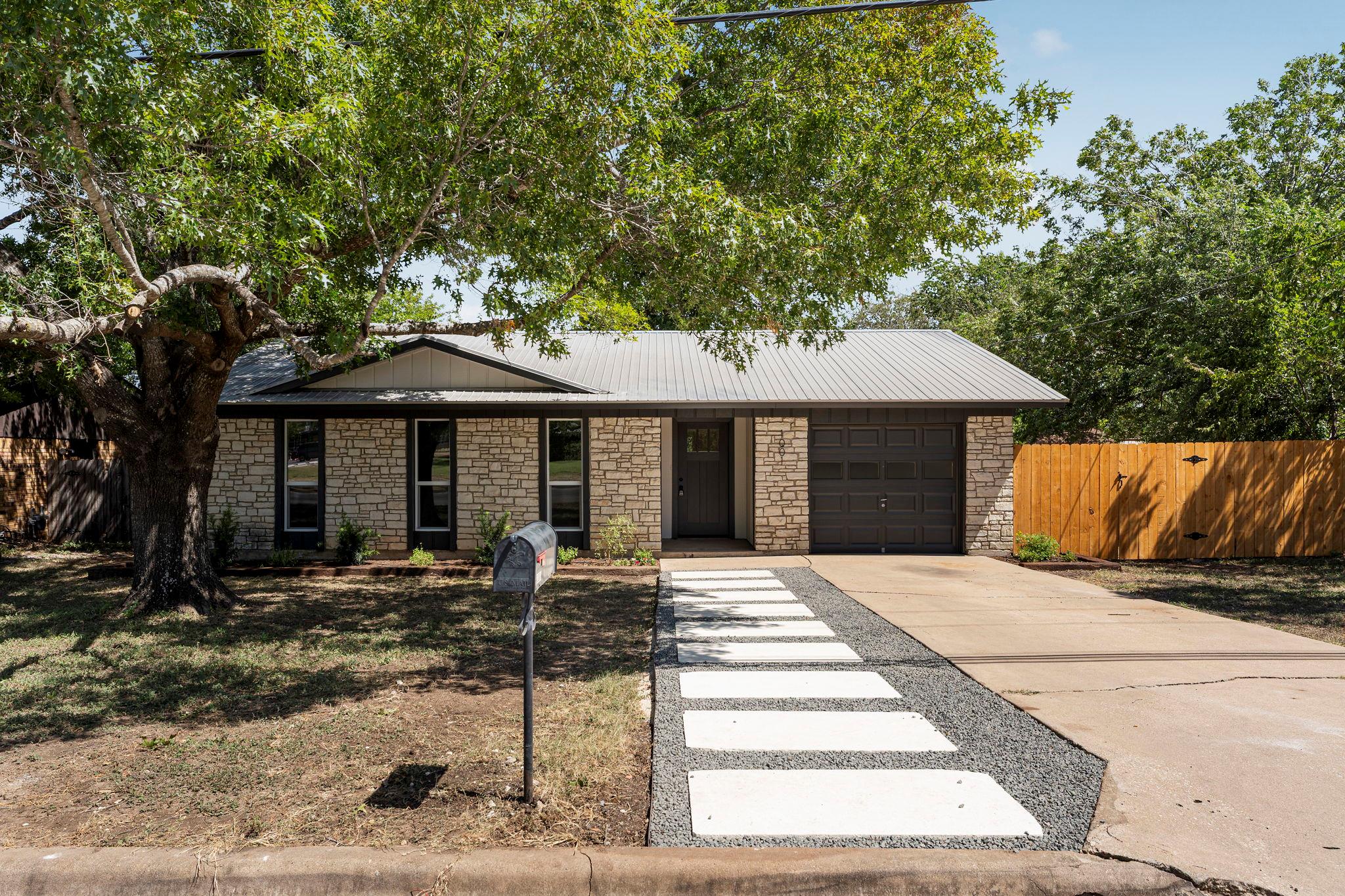 1001 17th, Georgetown, TX 78626 — photo 1