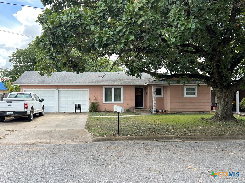 1740 Hamilton, Gonzales, TX 78629 — photo 1