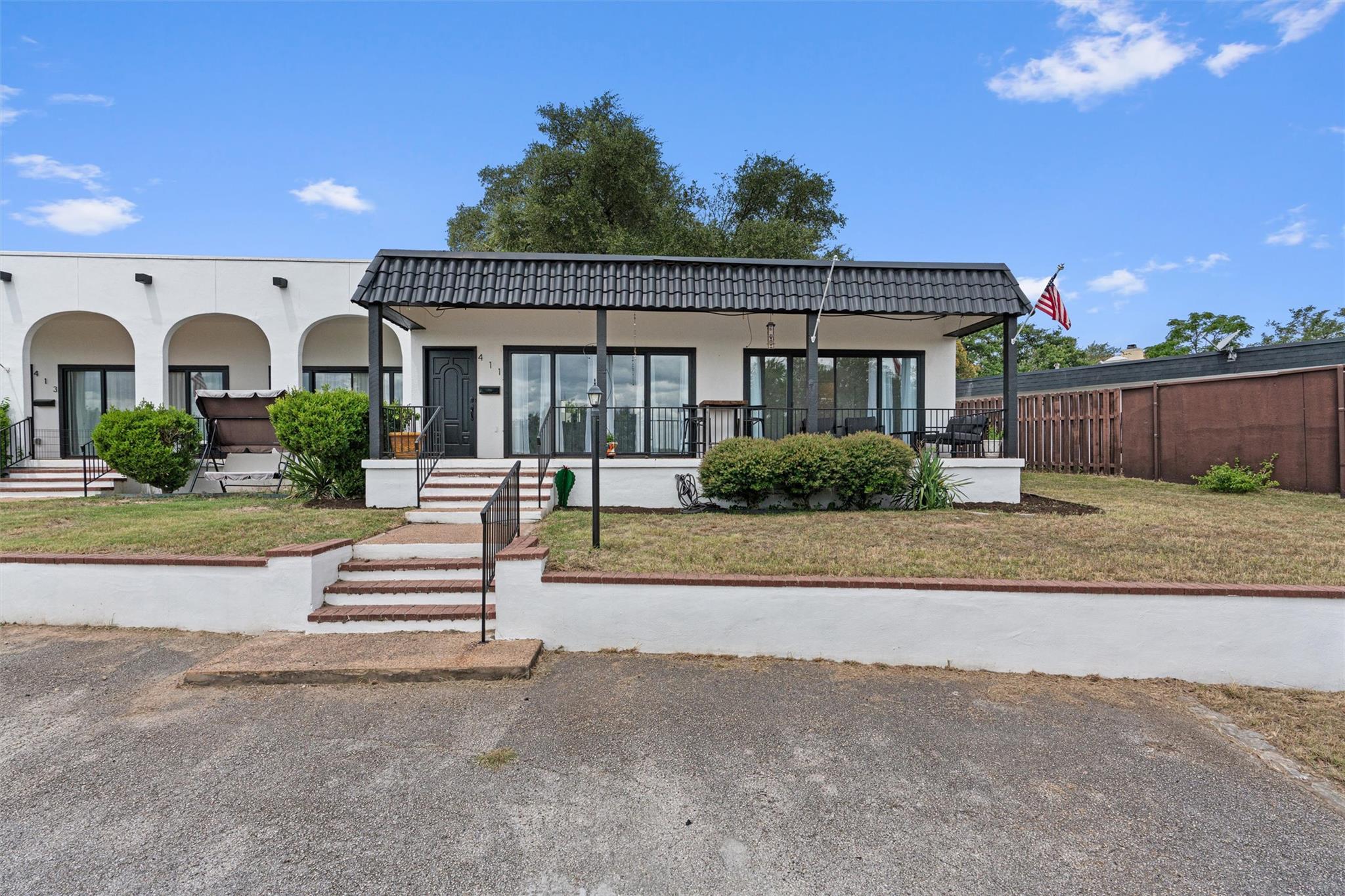 411 Seawind, Lakeway, TX 78734 — photo 1