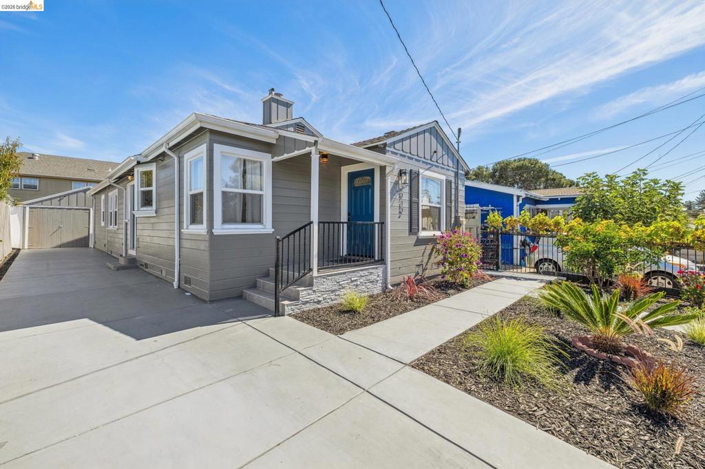 2712 Octavia St, Oakland, CA 94619 — photo 1