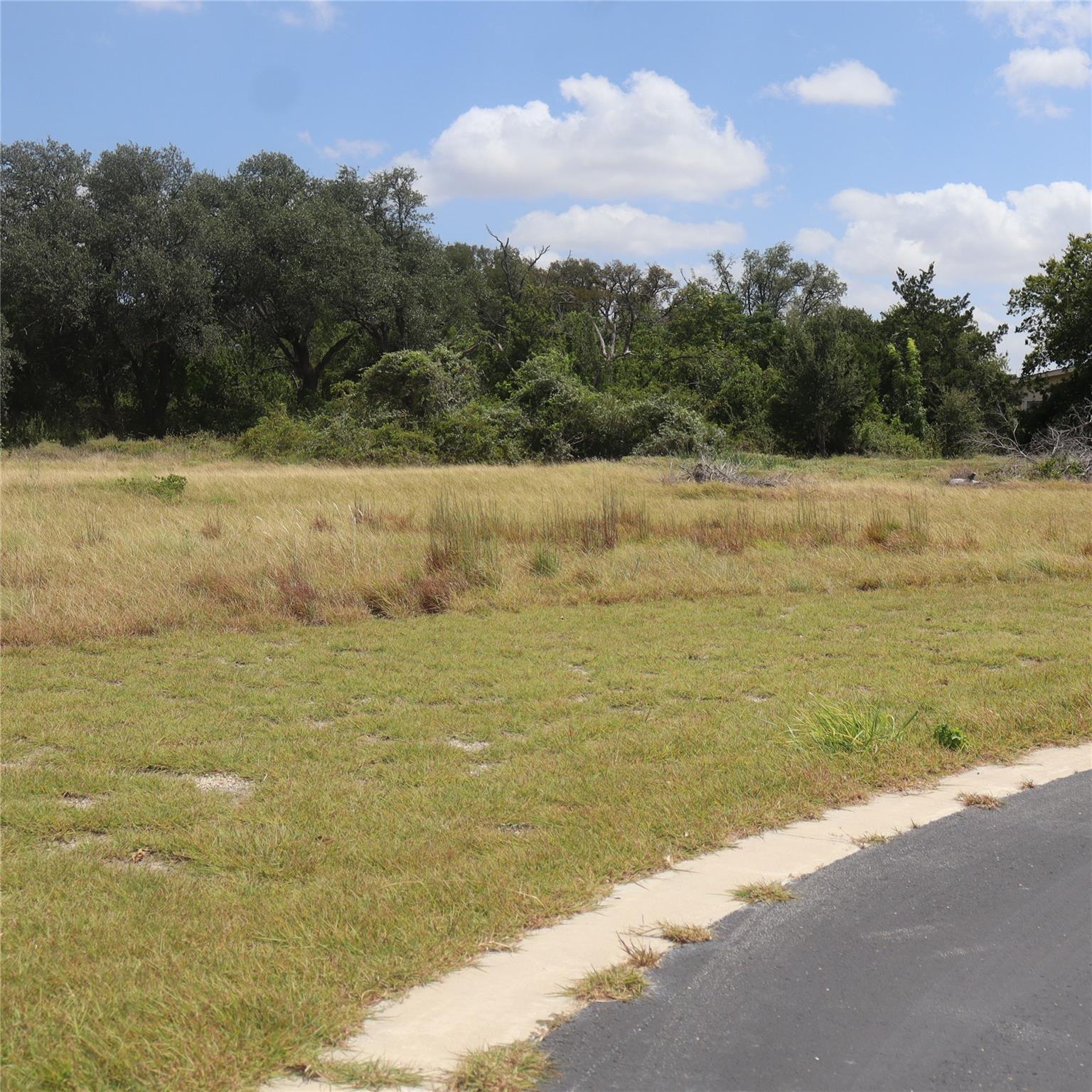 108 Mesones, Florence, TX 76527 — photo 1