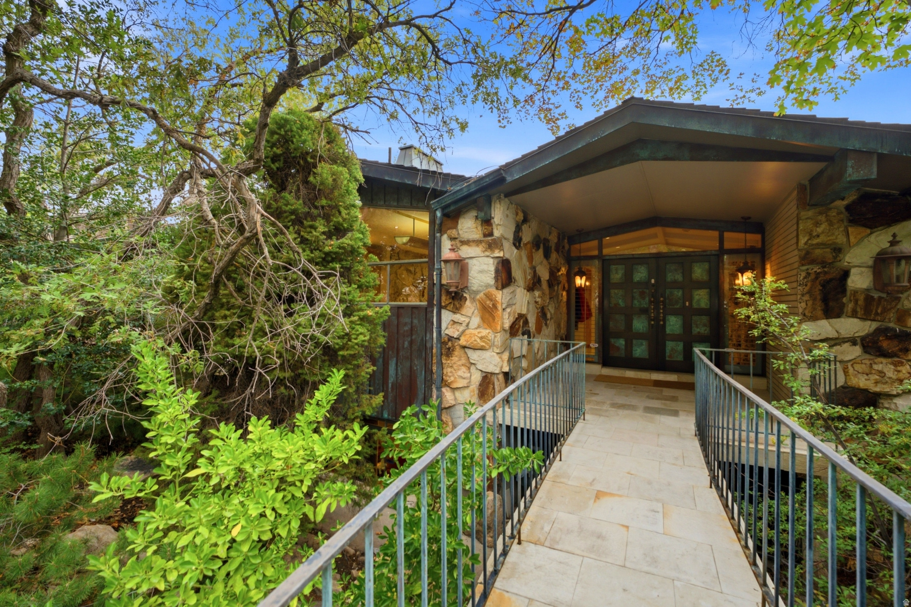 4434 S COVECREST DR, Millcreek, UT 84124 — photo 1