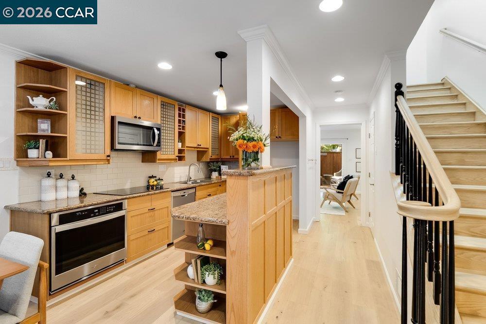 1470 Creekside Dr 18, Walnut Creek, CA 94596 — photo 1