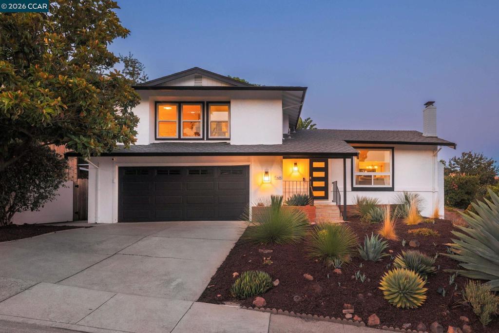 566 Webster Dr, Martinez, CA 94553 — photo 1