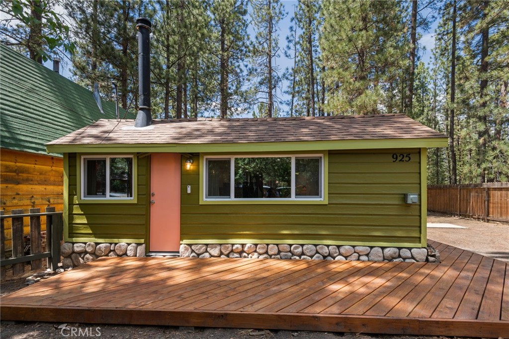 925 W Rainbow Boulevard, Big Bear City, CA 92314 — photo 1