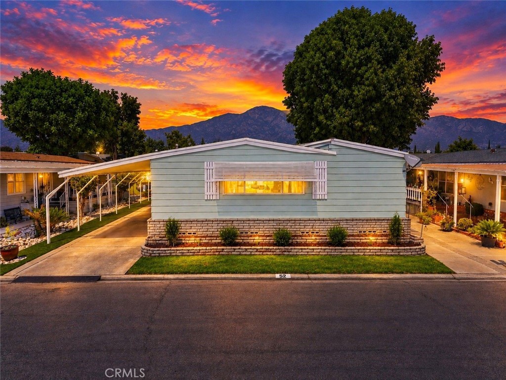 929 E Foothill Boulevard 52