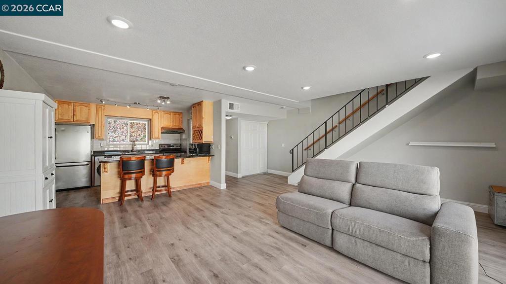 2426 Lincoln Ave J, Alameda, CA 94501 — photo 1
