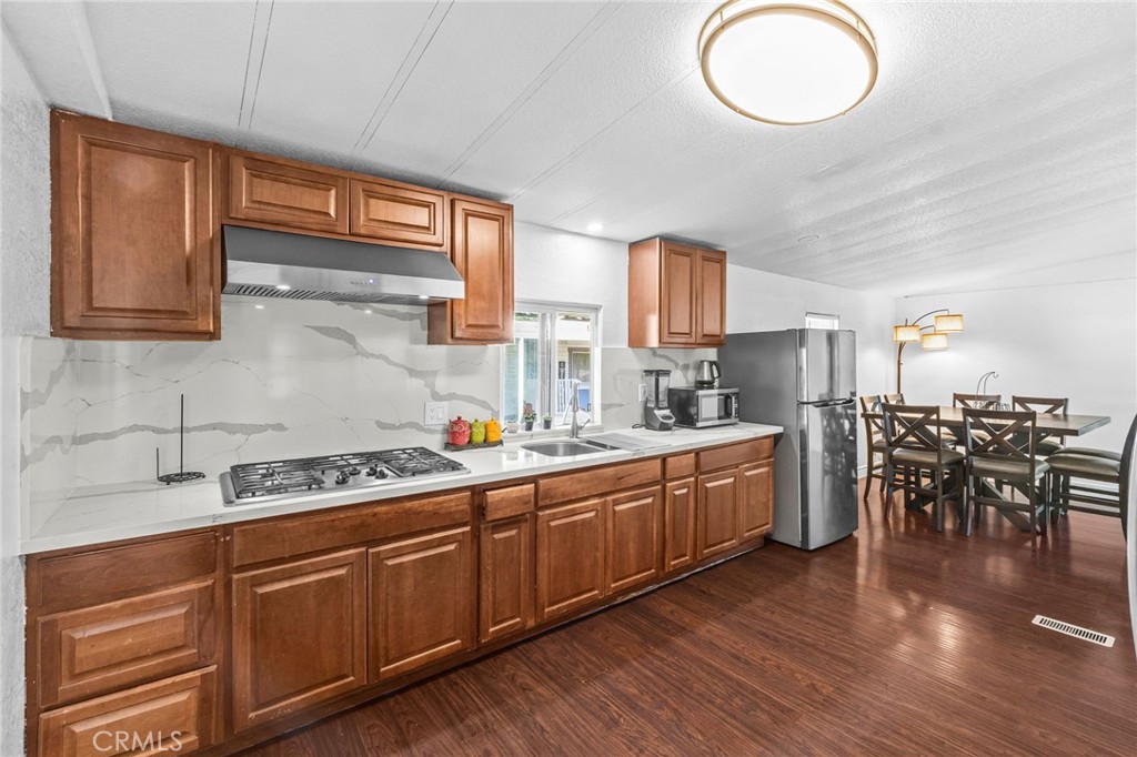 7908 SPC 9 Tokay SPC 9, Fontana, CA 92336 — photo 1
