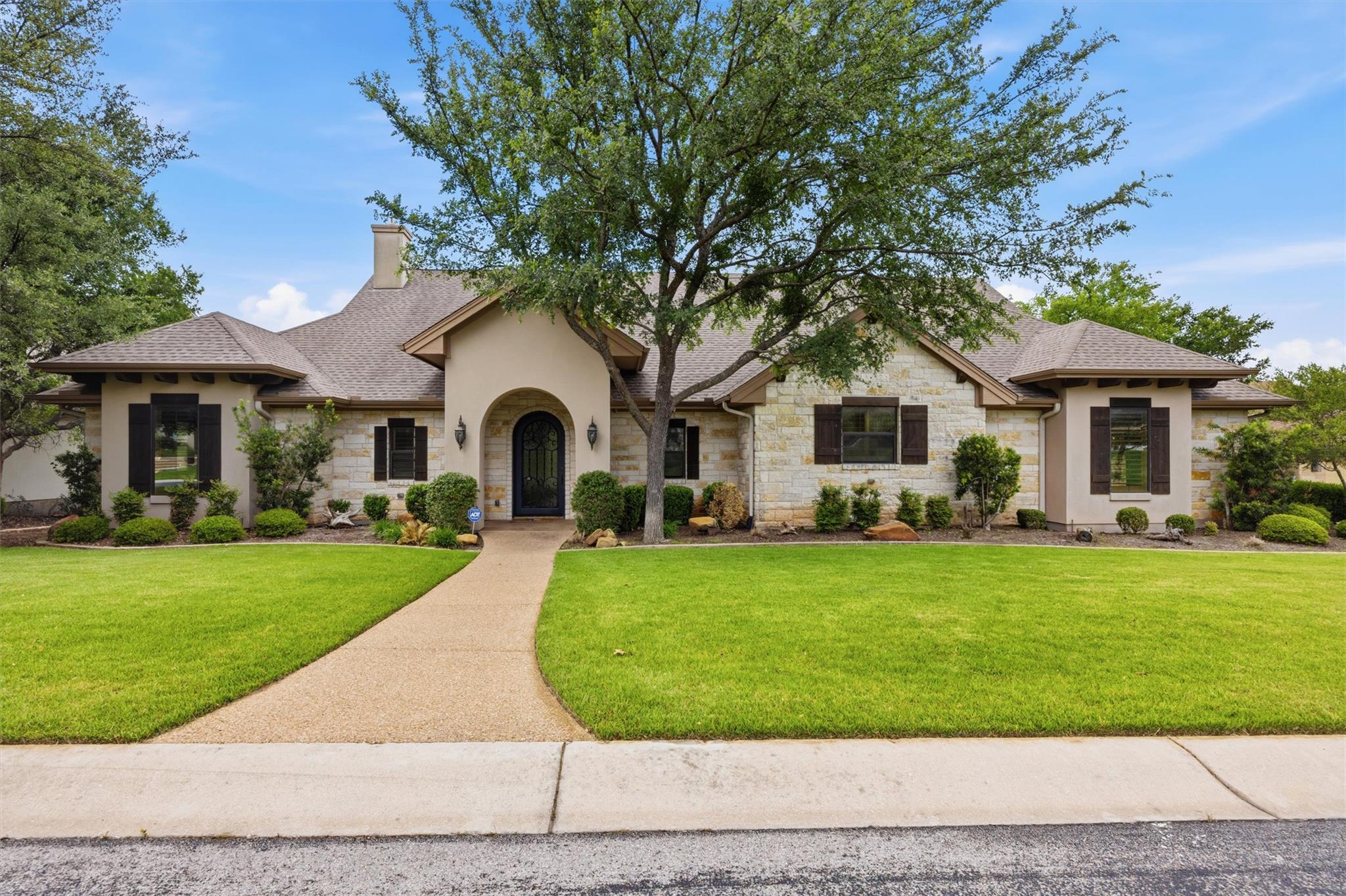 203  Pristine Ln, Georgetown, TX 78633 — photo 1
