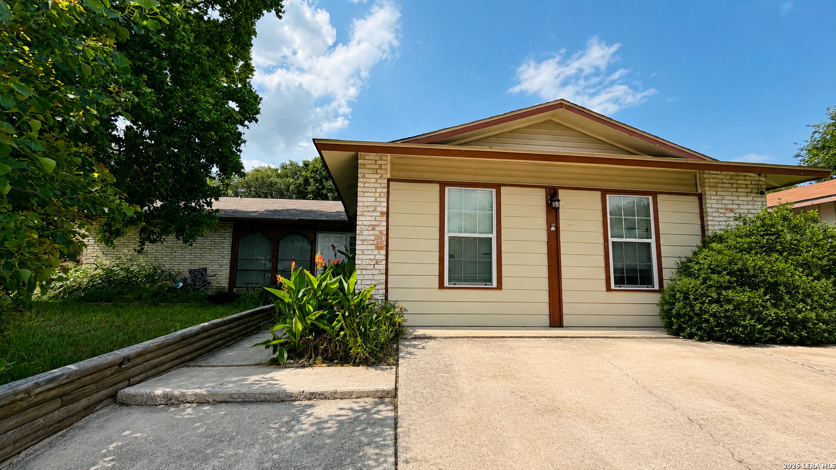 5935 MISTY LAKE ST, San Antonio, TX 78222 — photo 1