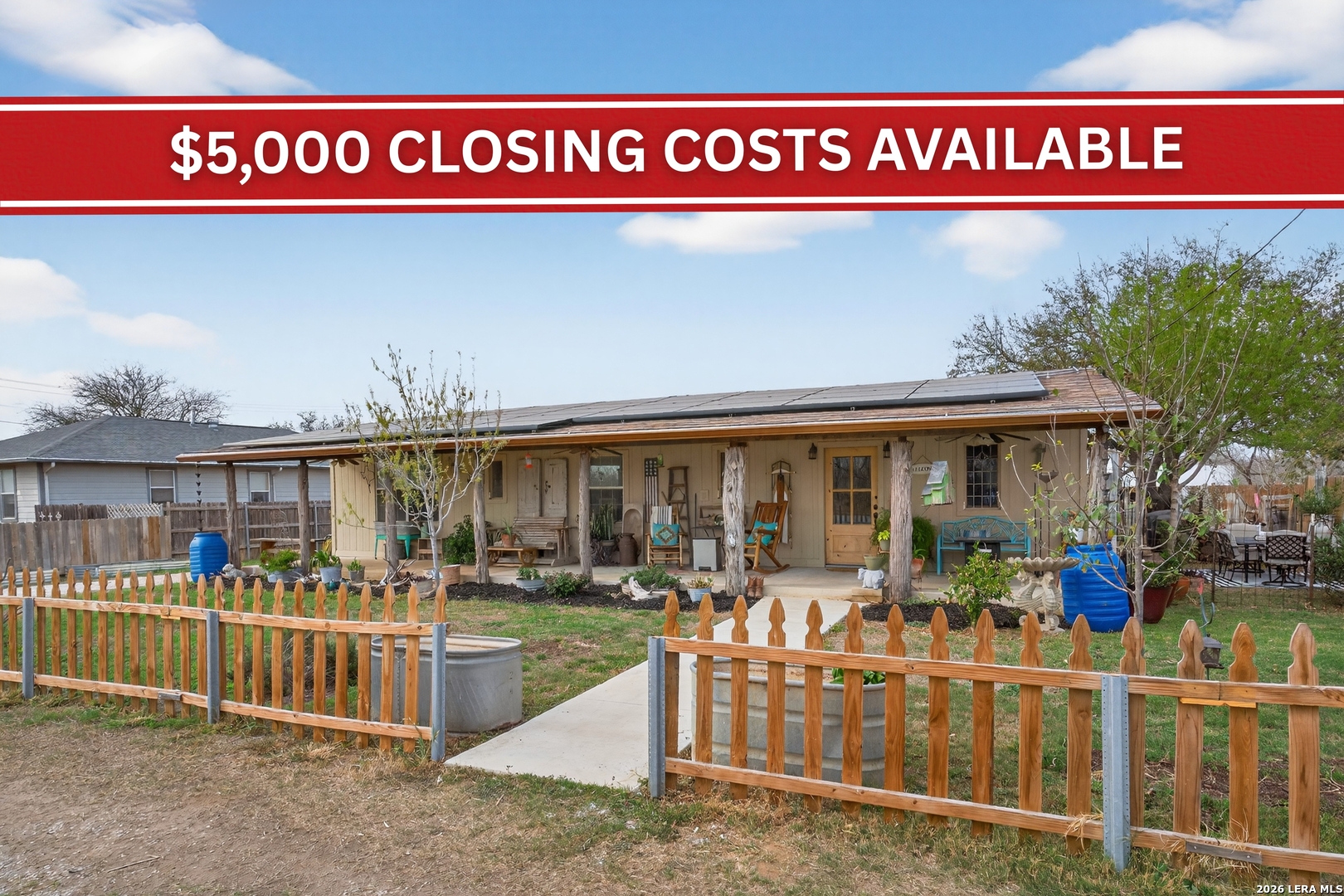 405 Coughran, Pleasanton, TX 78064 — photo 1