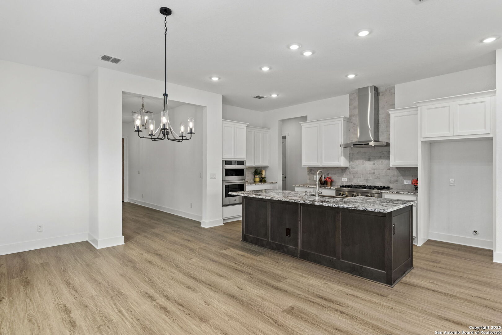 125 SENTIDO, ,  78006 — photo 1