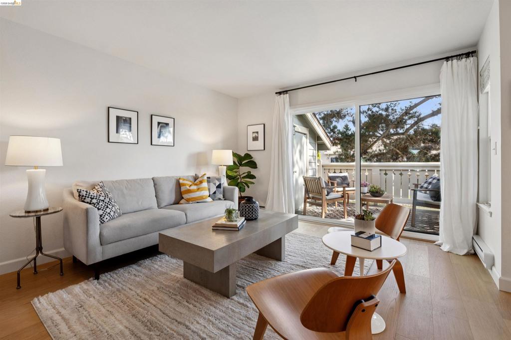 124 Lakeshore Ct, Richmond, CA 94804 — photo 1