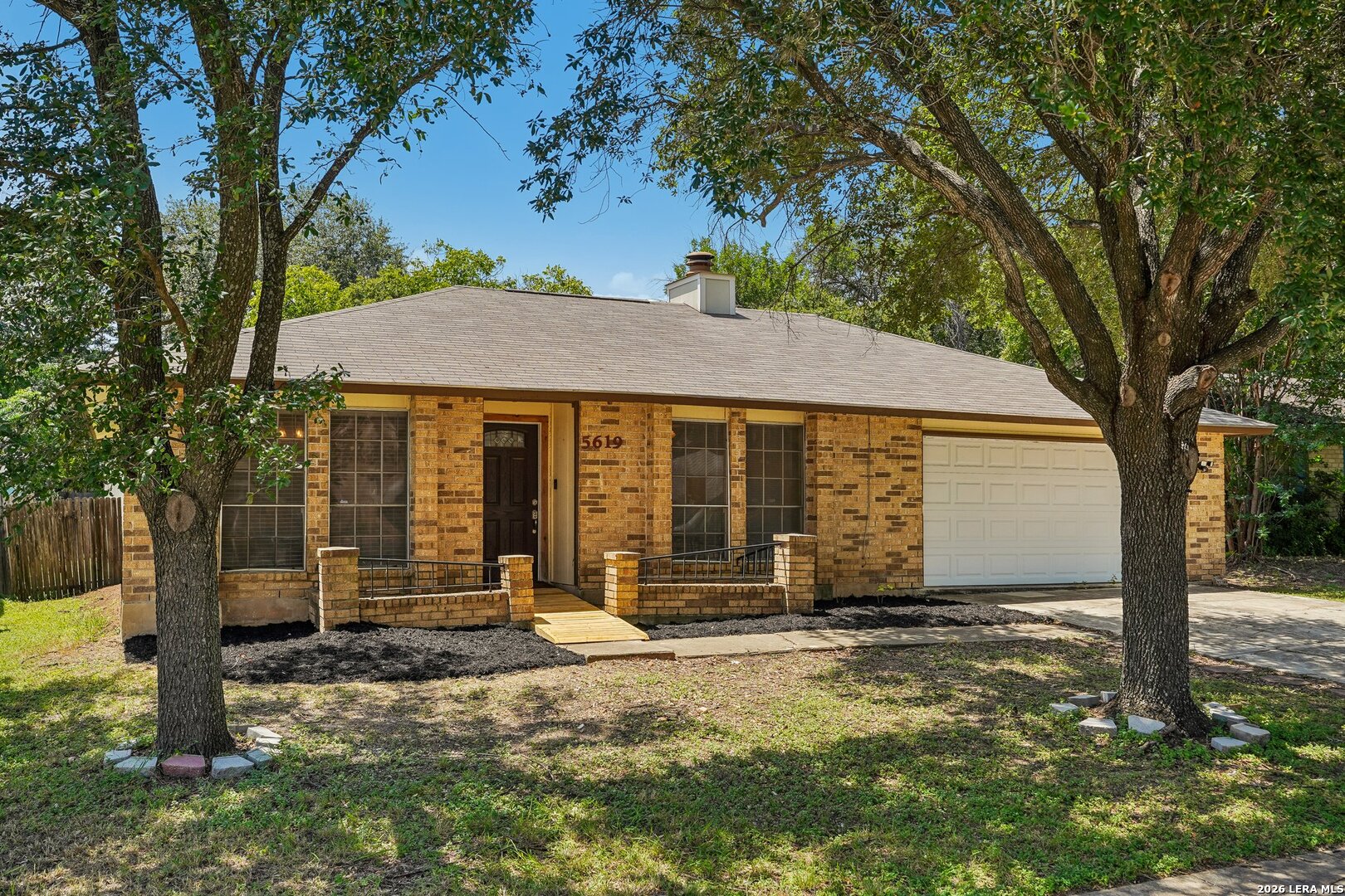 5619 Wood Walk, San Antonio, TX 78233 — photo 1