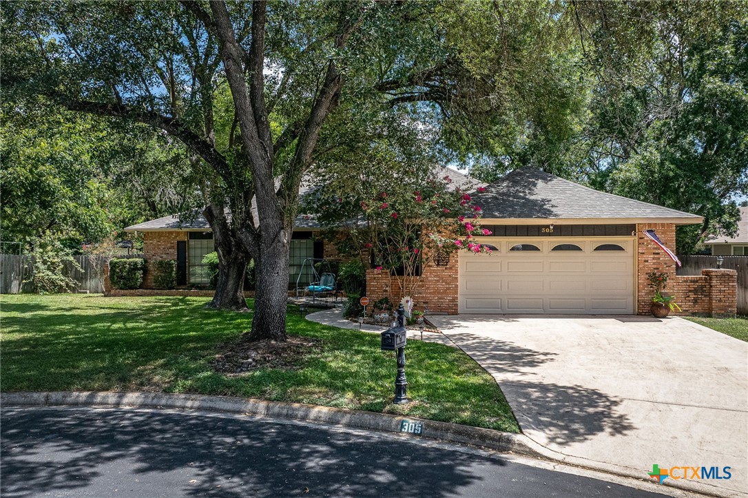 305 Westbend, Seguin, TX 78155 — photo 1
