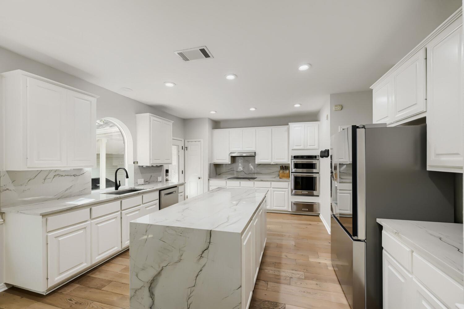 6426 Ira Ingram, Austin, TX 78749 — photo 1