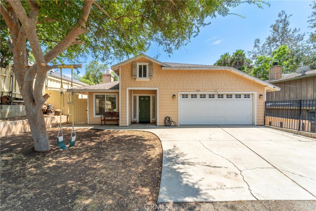 1311 E Mission, Fallbrook, CA 92028 — photo 1