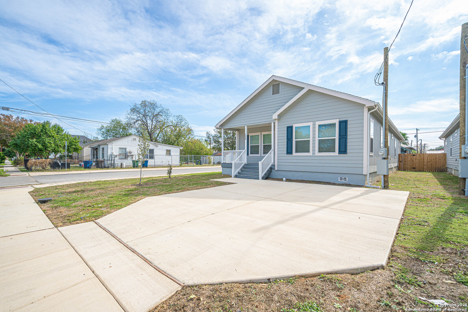 1420 Burleson, , 78202 — photo 1