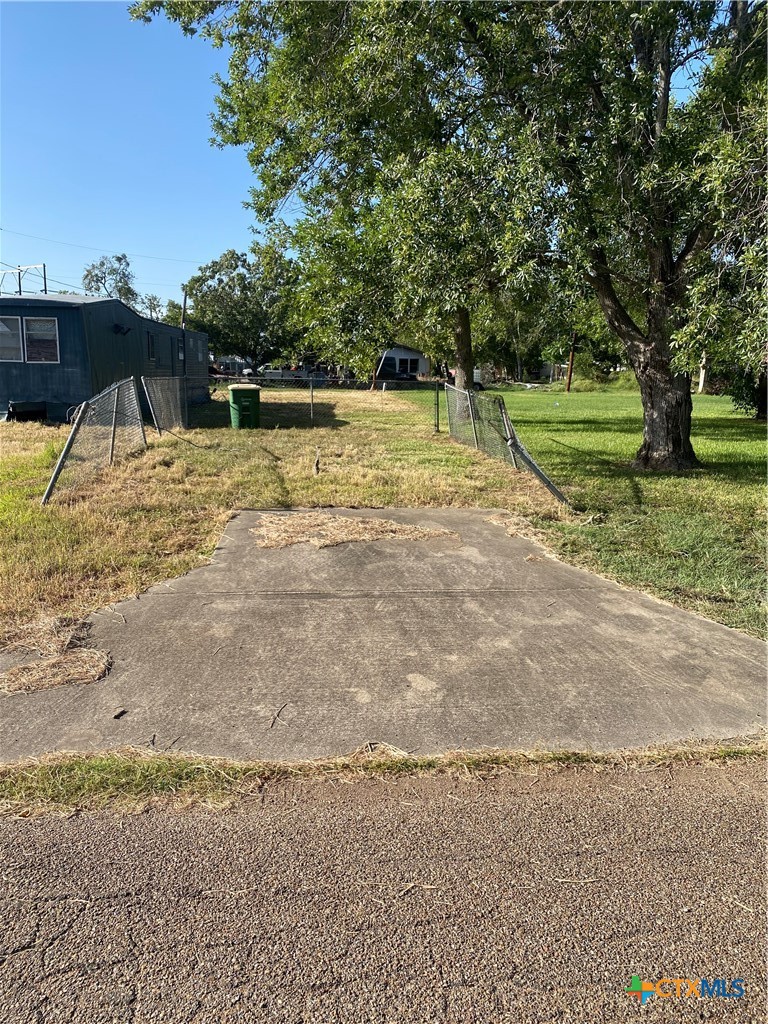 4504 Morris, Victoria, TX 77901 — photo 1
