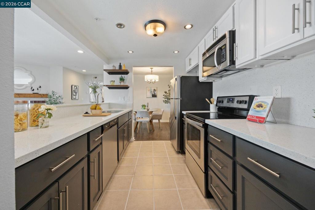 417 Evelyn Avenue 302, Albany, CA 94706 — photo 1