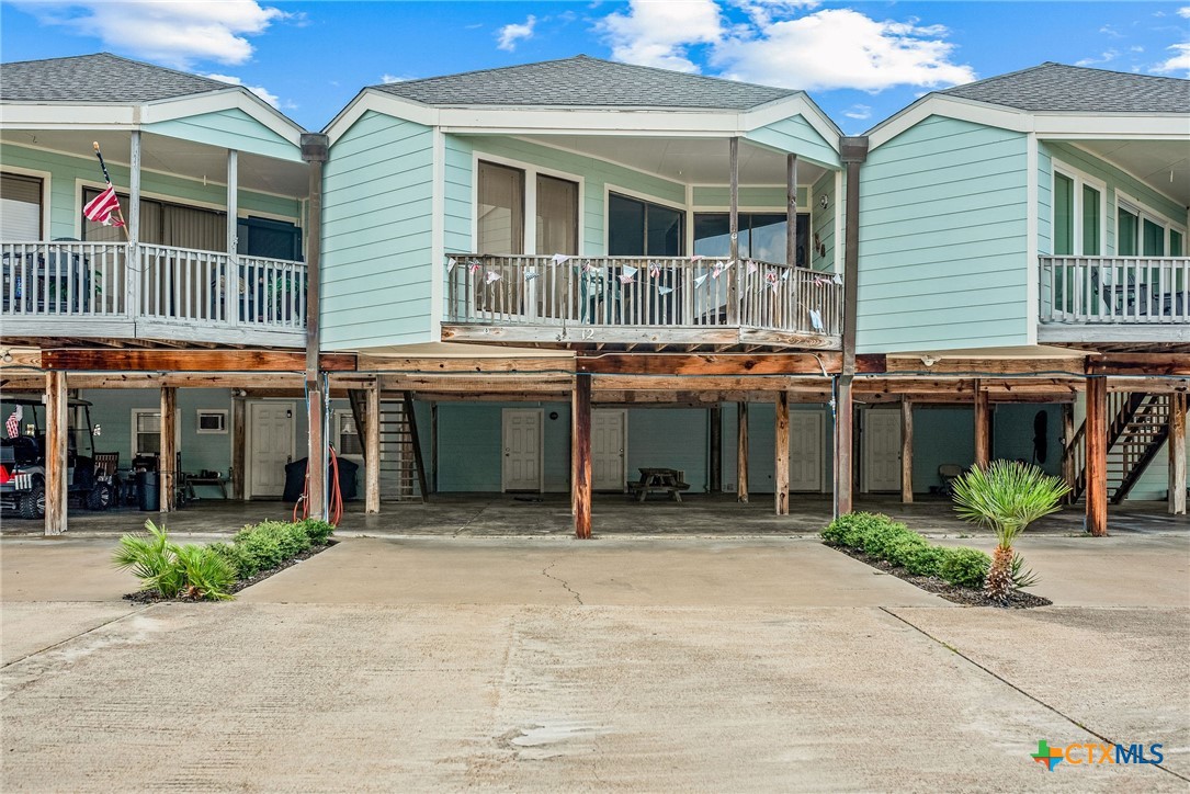 107 Alligator Head, Port O'Connor, TX 77982 — photo 1
