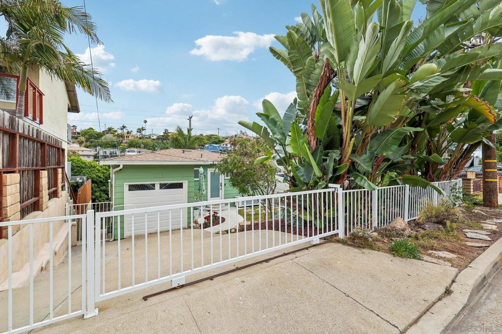 3542 Wawona Dr, San Diego, CA 92106 — photo 1