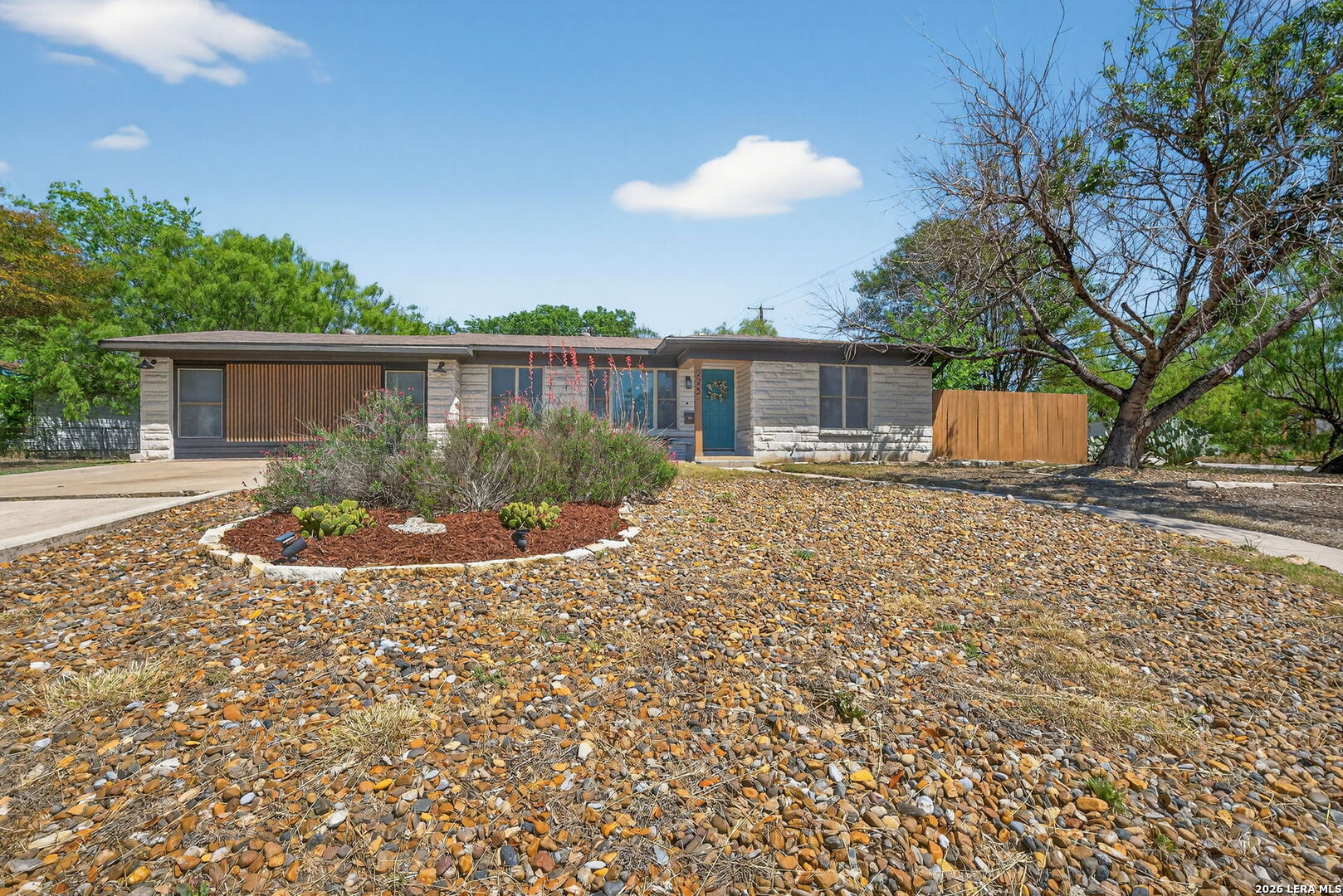 225 HARRIETT DR, San Antonio, TX 78216 — photo 1