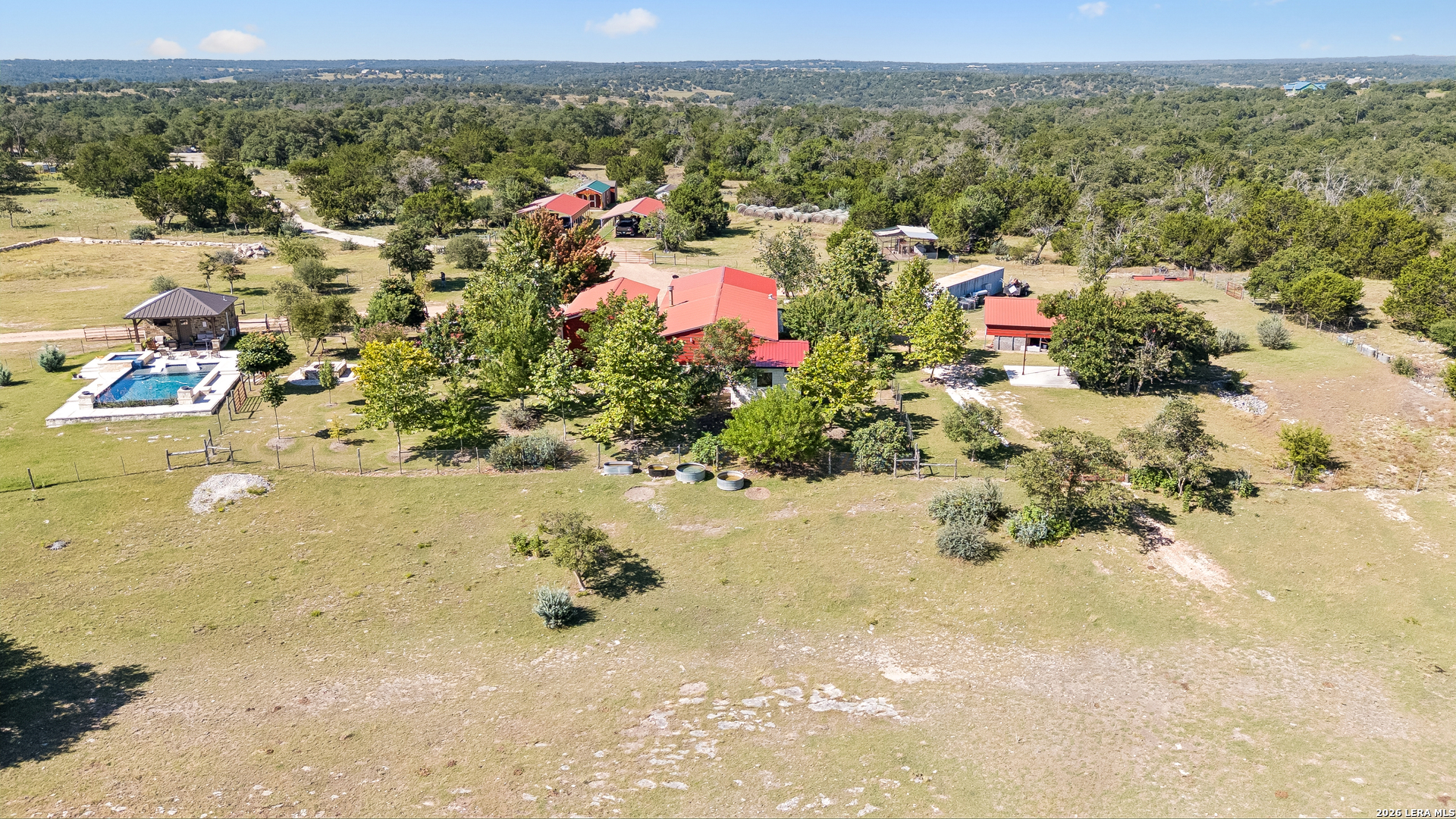 652 OVERLOOK DR, Fredericksburg, TX 78624 — photo 1