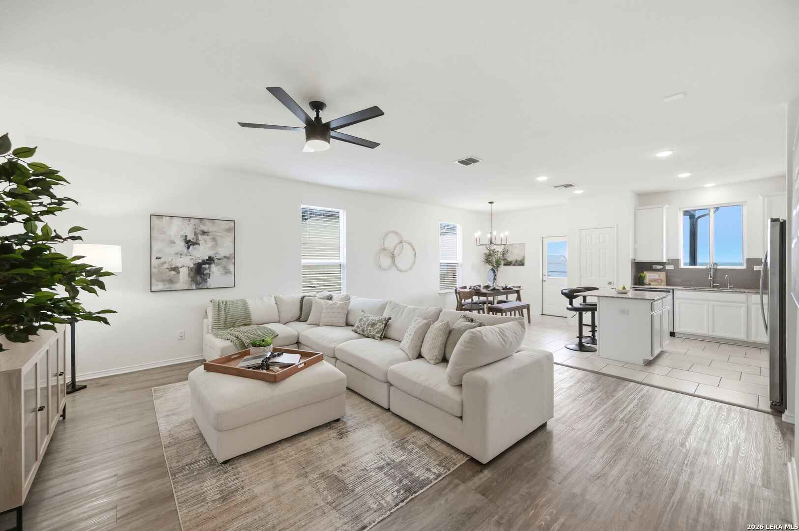 10318 McQueeney, San Antonio, TX 78252 — photo 1