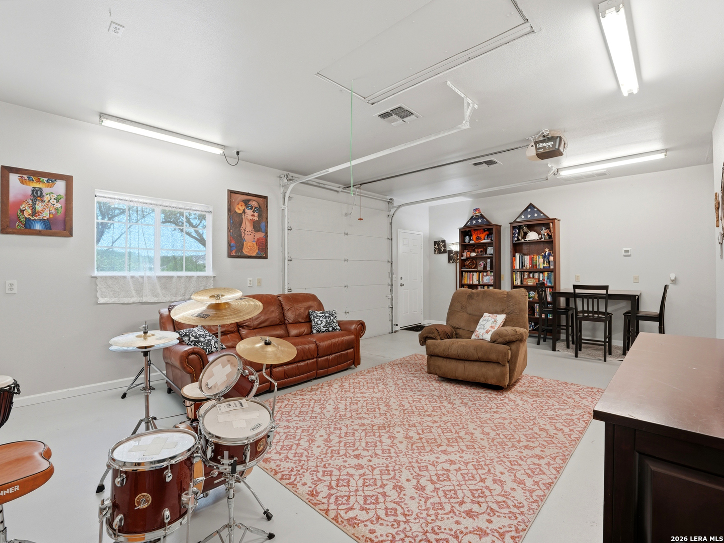 186 SCOUT LN, , 78070 — photo 1